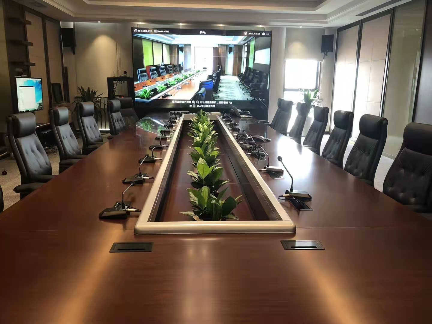 多媒體會(huì)議室，會(huì)議也比較靈活方便